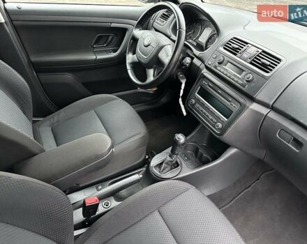 Желтый Шкода Фабия, объемом двигателя 1.2 л и пробегом 200 тыс. км за 7500 $, фото 29 на Automoto.ua