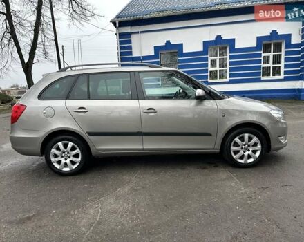 Желтый Шкода Фабия, объемом двигателя 1.2 л и пробегом 200 тыс. км за 7500 $, фото 8 на Automoto.ua