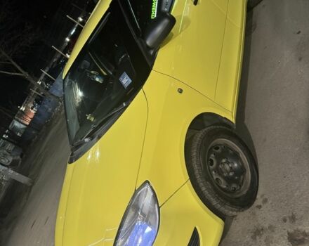 Желтый Шкода Фабия, объемом двигателя 1.4 л и пробегом 265 тыс. км за 5500 $, фото 1 на Automoto.ua