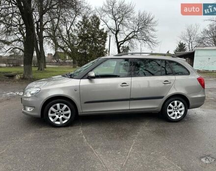 Желтый Шкода Фабия, объемом двигателя 1.2 л и пробегом 200 тыс. км за 7500 $, фото 1 на Automoto.ua