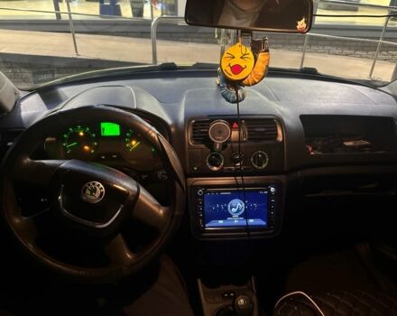 Желтый Шкода Фабия, объемом двигателя 1.4 л и пробегом 265 тыс. км за 5500 $, фото 2 на Automoto.ua