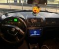 Желтый Шкода Фабия, объемом двигателя 1.4 л и пробегом 265 тыс. км за 5500 $, фото 2 на Automoto.ua