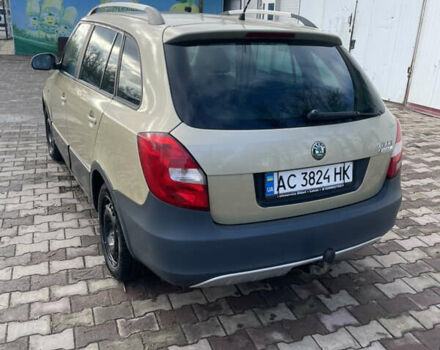 Желтый Шкода Фабия, объемом двигателя 1.6 л и пробегом 194 тыс. км за 6600 $, фото 10 на Automoto.ua