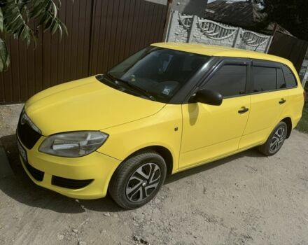 Желтый Шкода Фабия, объемом двигателя 1.4 л и пробегом 265 тыс. км за 5500 $, фото 5 на Automoto.ua