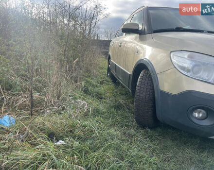 Желтый Шкода Фабия, объемом двигателя 1.6 л и пробегом 194 тыс. км за 6600 $, фото 26 на Automoto.ua