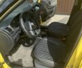 Желтый Шкода Фабия, объемом двигателя 1.4 л и пробегом 265 тыс. км за 5500 $, фото 4 на Automoto.ua