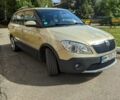 Желтый Шкода Фабия, объемом двигателя 1.6 л и пробегом 207 тыс. км за 7700 $, фото 4 на Automoto.ua