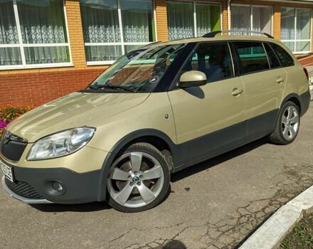 Желтый Шкода Фабия, объемом двигателя 1.6 л и пробегом 207 тыс. км за 7700 $, фото 10 на Automoto.ua