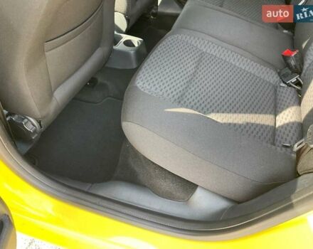 Желтый Шкода Фабия, объемом двигателя 1.2 л и пробегом 169 тыс. км за 7999 $, фото 28 на Automoto.ua