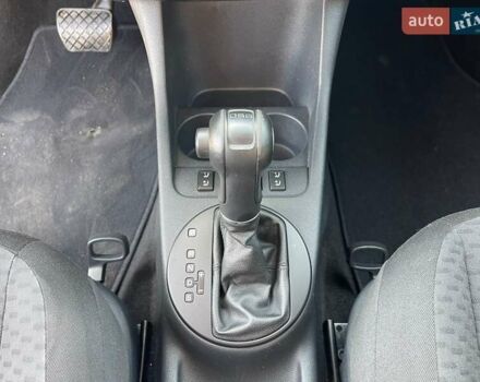 Желтый Шкода Фабия, объемом двигателя 1.2 л и пробегом 169 тыс. км за 7999 $, фото 20 на Automoto.ua