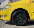 Желтый Шкода Фабия, объемом двигателя 1.2 л и пробегом 169 тыс. км за 7999 $, фото 5 на Automoto.ua