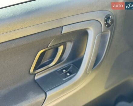 Желтый Шкода Фабия, объемом двигателя 1.2 л и пробегом 169 тыс. км за 7999 $, фото 18 на Automoto.ua