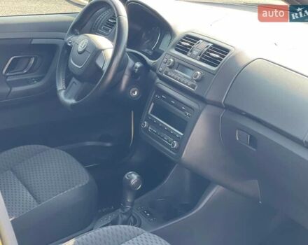 Желтый Шкода Фабия, объемом двигателя 1.2 л и пробегом 169 тыс. км за 7999 $, фото 24 на Automoto.ua