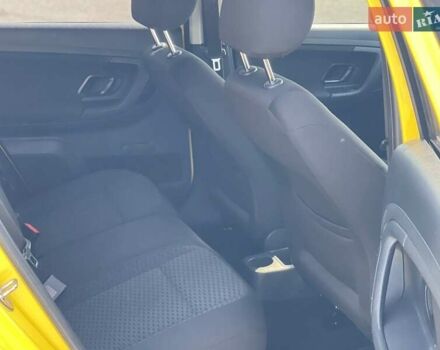 Желтый Шкода Фабия, объемом двигателя 1.2 л и пробегом 169 тыс. км за 7999 $, фото 23 на Automoto.ua