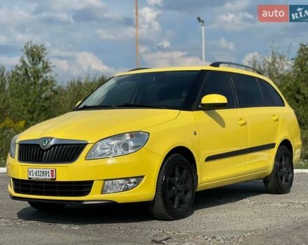 Желтый Шкода Фабия, объемом двигателя 1.2 л и пробегом 169 тыс. км за 7999 $, фото 1 на Automoto.ua