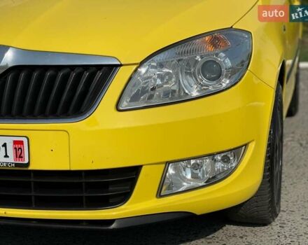 Желтый Шкода Фабия, объемом двигателя 1.2 л и пробегом 169 тыс. км за 7999 $, фото 11 на Automoto.ua