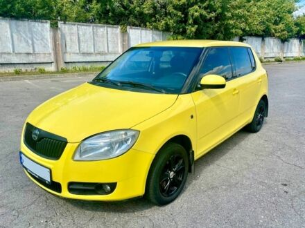 Шкода Фабия 2008 в Харькове на Automoto.ua Желтый Шкода Фабия, объемом двигателя 0 л и пробегом 165 тыс. км за 6300 $, фото 1 на Automoto.ua