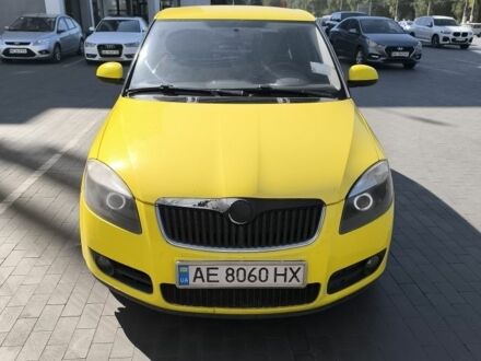 Шкода Фабия 2008 в Никополе на Automoto.ua Желтый Шкода Фабия, объемом двигателя 1.4 л и пробегом 320 тыс. км за 4050 $, фото 1 на Automoto.ua