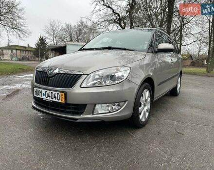 Желтый Шкода Фабия, объемом двигателя 1.2 л и пробегом 200 тыс. км за 7500 $, фото 1 на Automoto.ua