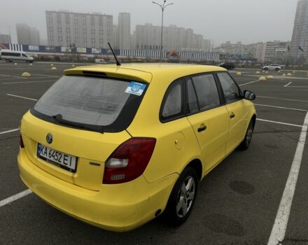 Желтый Шкода Фабия, объемом двигателя 1.2 л и пробегом 312 тыс. км за 2500 $, фото 1 на Automoto.ua