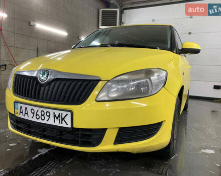 Жовтий Шкода Фабія, об'ємом двигуна 1.39 л та пробігом 203 тис. км за 4500 $, фото 1 на Automoto.ua