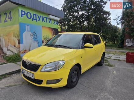 Шкода Фабія 2012 у Києві на Automoto.ua Жовтий Шкода Фабія, об'ємом двигуна 1.4 л та пробігом 300 тис. км за 4900 $, фото 1 на Automoto.ua