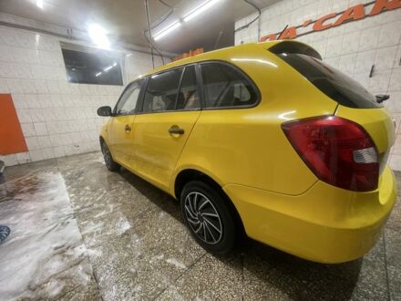 Жовтий Шкода Фабія, об'ємом двигуна 1.2 л та пробігом 277 тис. км за 4050 $, фото 1 на Automoto.ua
