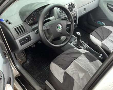 Серый Шкода Фабия, объемом двигателя 1.9 л и пробегом 276 тыс. км за 3300 $, фото 9 на Automoto.ua