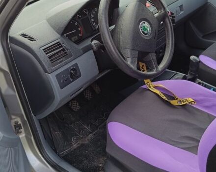 Серый Шкода Фабия, объемом двигателя 0 л и пробегом 2 тыс. км за 3100 $, фото 5 на Automoto.ua