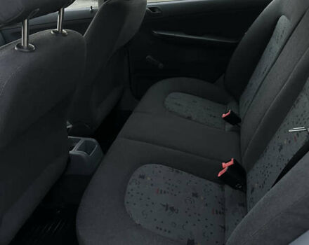 Серый Шкода Фабия, объемом двигателя 1.4 л и пробегом 158 тыс. км за 2999 $, фото 9 на Automoto.ua