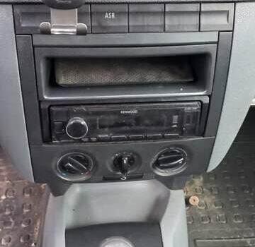 Шкода Фабия 2001 в Самборе на Automoto.ua Серый Шкода Фабия, объемом двигателя 1.9 л и пробегом 365 тыс. км за 2800 $, фото 32 на Automoto.ua