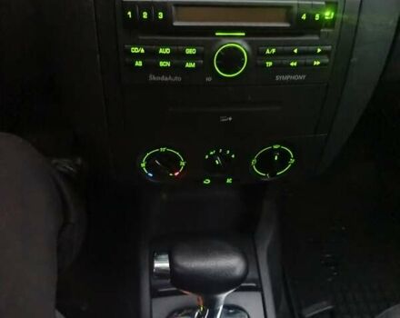 Серый Шкода Фабия, объемом двигателя 1.39 л и пробегом 290 тыс. км за 4000 $, фото 4 на Automoto.ua