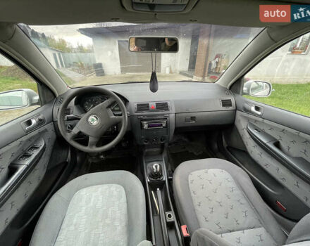 Сірий Шкода Фабія, об'ємом двигуна 1.39 л та пробігом 280 тис. км за 2100 $, фото 7 на Automoto.ua