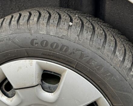 Сірий Шкода Фабія, об'ємом двигуна 1.4 л та пробігом 250 тис. км за 2500 $, фото 8 на Automoto.ua