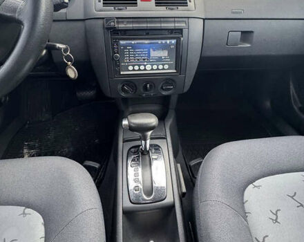 Серый Шкода Фабия, объемом двигателя 1.39 л и пробегом 195 тыс. км за 4495 $, фото 14 на Automoto.ua