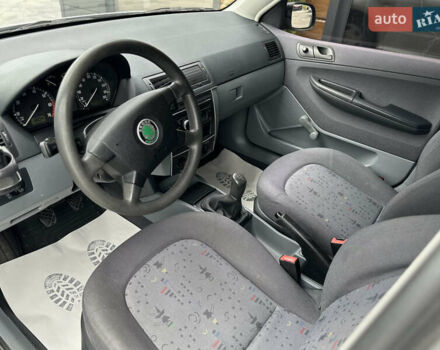 Серый Шкода Фабия, объемом двигателя 1.4 л и пробегом 182 тыс. км за 3900 $, фото 34 на Automoto.ua