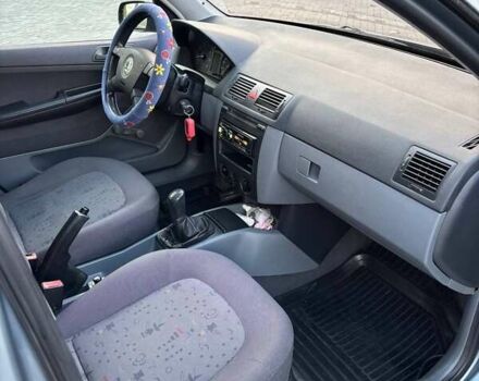 Серый Шкода Фабия, объемом двигателя 1.4 л и пробегом 291 тыс. км за 3500 $, фото 11 на Automoto.ua