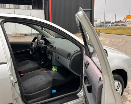 Серый Шкода Фабия, объемом двигателя 1.4 л и пробегом 285 тыс. км за 2999 $, фото 4 на Automoto.ua