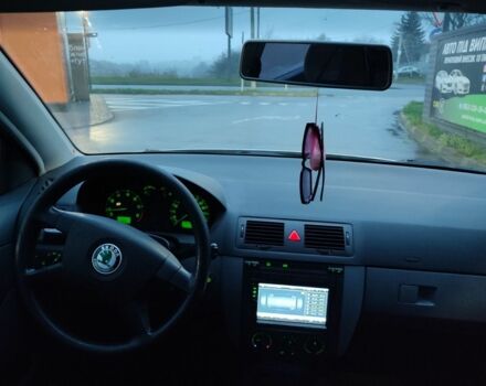 Серый Шкода Фабия, объемом двигателя 1.4 л и пробегом 262 тыс. км за 3500 $, фото 4 на Automoto.ua