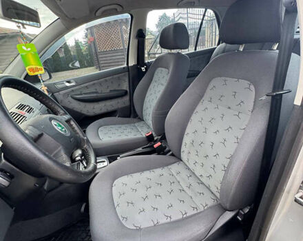 Серый Шкода Фабия, объемом двигателя 1.39 л и пробегом 195 тыс. км за 4495 $, фото 18 на Automoto.ua