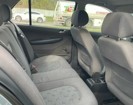 Серый Шкода Фабия, объемом двигателя 1.4 л и пробегом 245 тыс. км за 3000 $, фото 7 на Automoto.ua