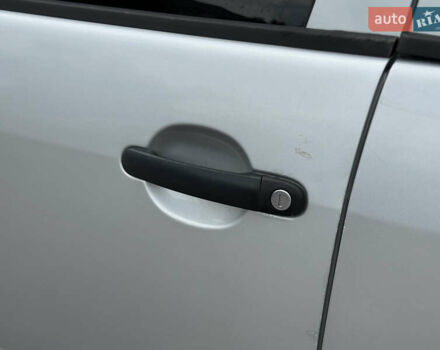 Серый Шкода Фабия, объемом двигателя 1.4 л и пробегом 182 тыс. км за 3900 $, фото 28 на Automoto.ua