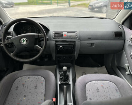 Серый Шкода Фабия, объемом двигателя 1.4 л и пробегом 182 тыс. км за 3900 $, фото 35 на Automoto.ua