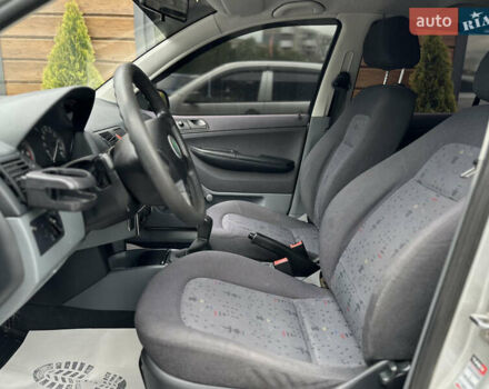 Серый Шкода Фабия, объемом двигателя 1.4 л и пробегом 182 тыс. км за 3900 $, фото 32 на Automoto.ua