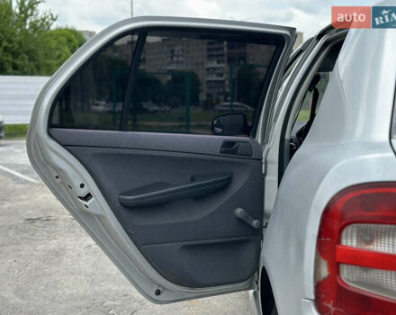 Серый Шкода Фабия, объемом двигателя 1.4 л и пробегом 182 тыс. км за 3900 $, фото 47 на Automoto.ua