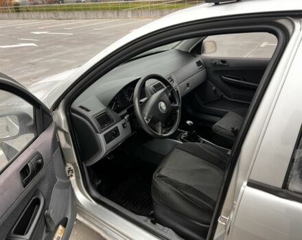 Серый Шкода Фабия, объемом двигателя 1.4 л и пробегом 307 тыс. км за 3000 $, фото 8 на Automoto.ua