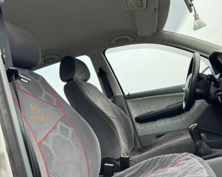 Сірий Шкода Фабія, об'ємом двигуна 1.4 л та пробігом 250 тис. км за 2500 $, фото 10 на Automoto.ua