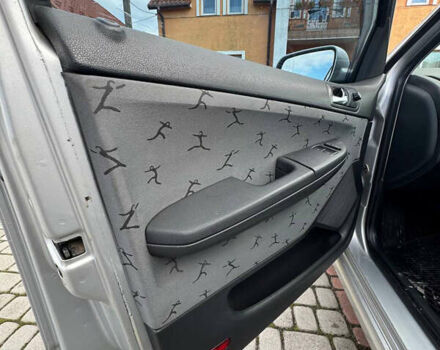 Серый Шкода Фабия, объемом двигателя 1.39 л и пробегом 195 тыс. км за 4495 $, фото 11 на Automoto.ua