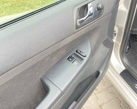 Серый Шкода Фабия, объемом двигателя 1.39 л и пробегом 227 тыс. км за 4500 $, фото 8 на Automoto.ua