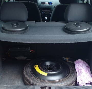 Сірий Шкода Фабія, об'ємом двигуна 1.2 л та пробігом 348 тис. км за 3500 $, фото 2 на Automoto.ua